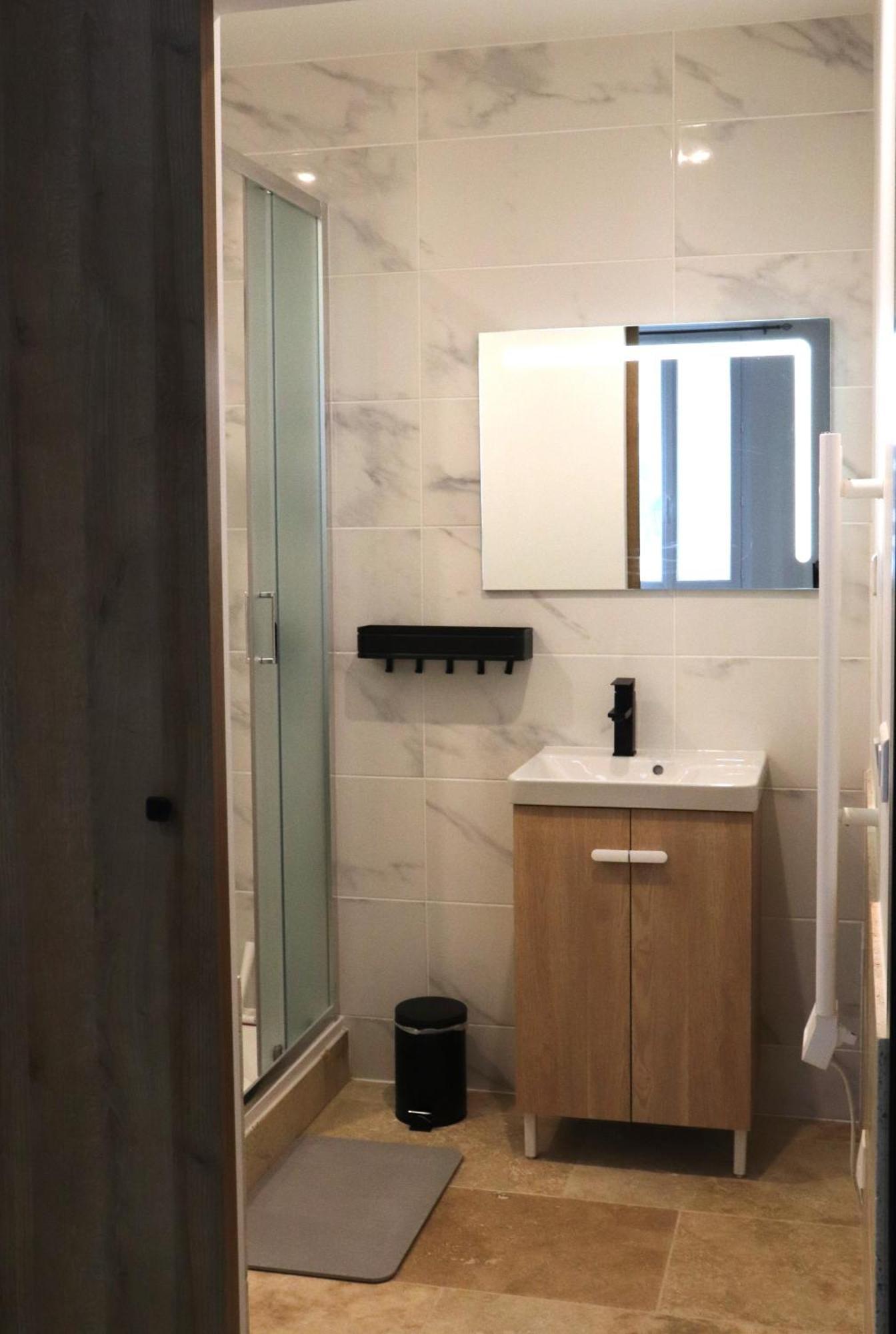 Superbes Appartements Modernes Et Neufs Баньоль-сюр-Сез Экстерьер фото